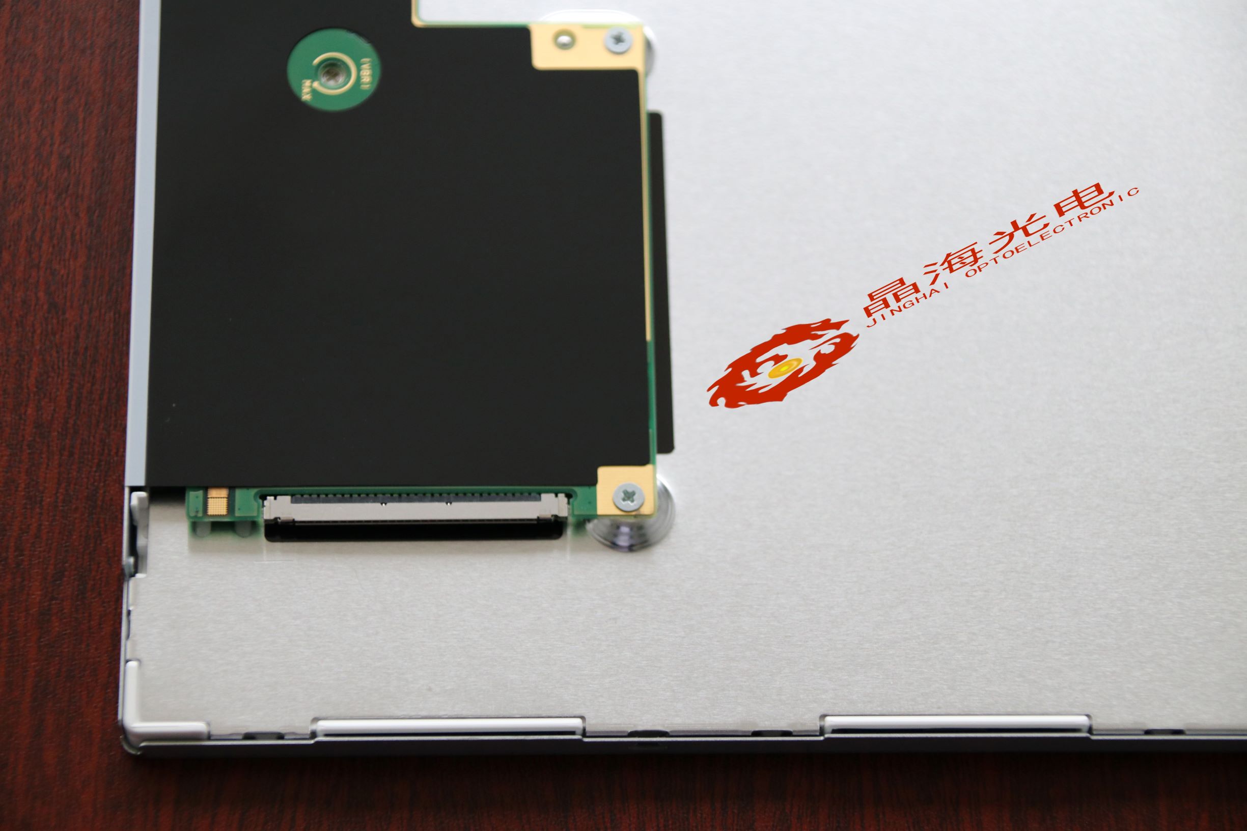 夏普lcd液晶屏-型号LQ121S1LG74-产品应用于游戏机行业